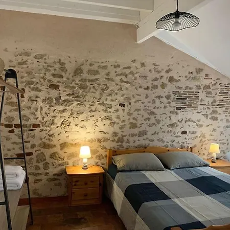Holiday home La Parencelle: Equestrian Retreat Near Boulerie Jump Yvre-l'Eveque