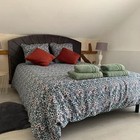 Holiday home La Parencelle: Equestrian Retreat Near Boulerie Jump *